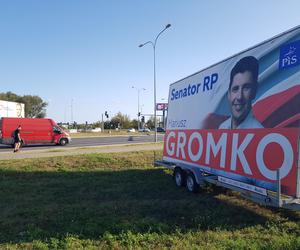 Plakaty wyborcze zalały cały Białystok. Wiszą już na każdym słupie. Sprawdźcie te najciekawsze [ZDJĘCIA]