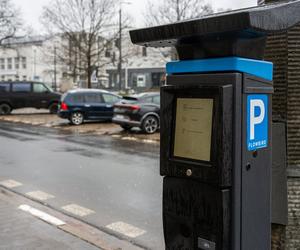 Za parking zapłacisz kartą! Nie dostaniesz także biletu papierowego