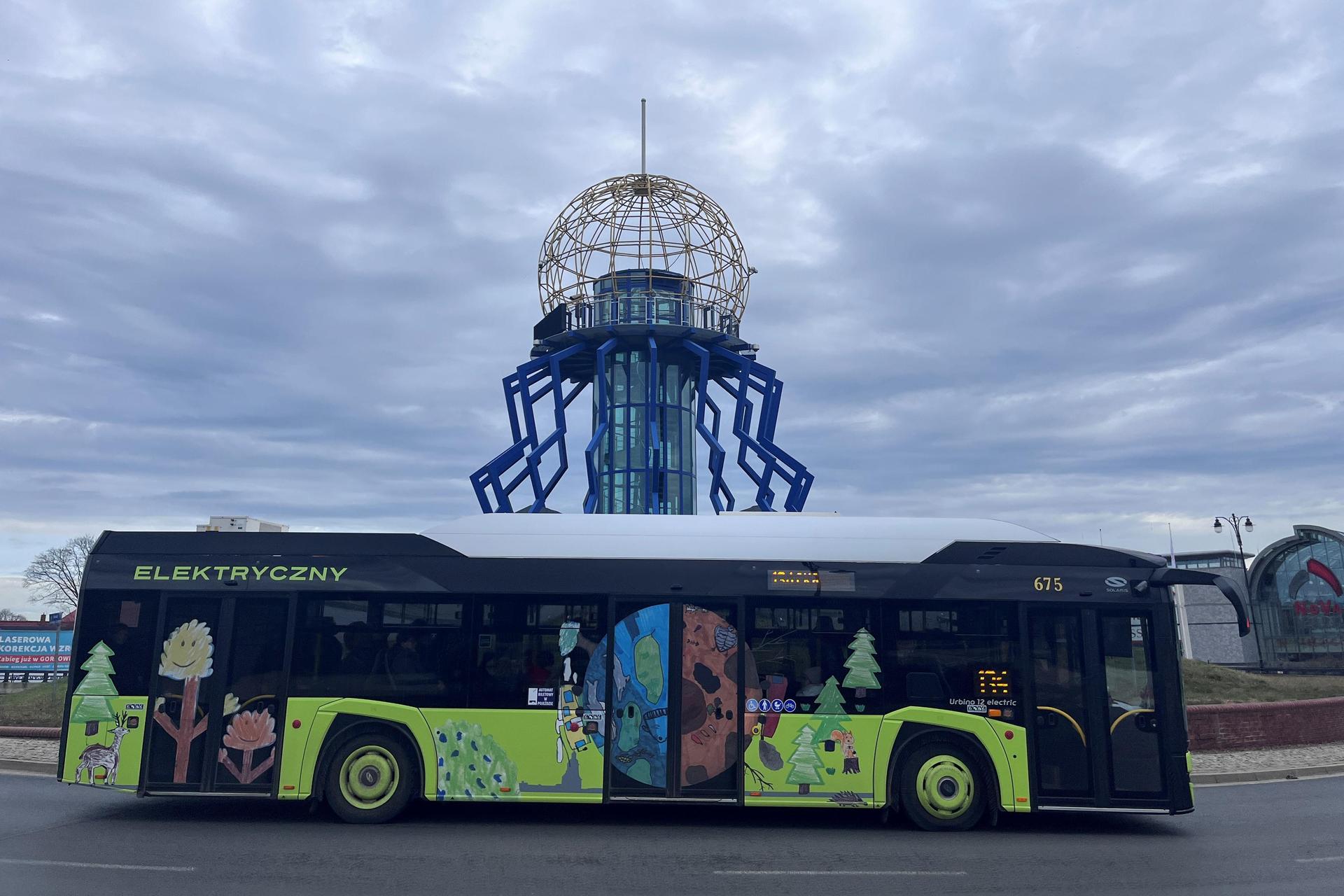 Dominanta - tak budowano w Polsce wczesnych lat 2000. Zobacz najbrzydszy polski budynek 2006 roku; dziś jest kultowy