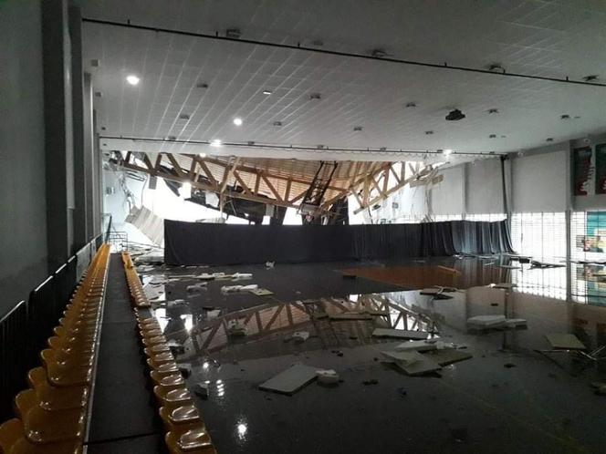 Zawalił się dach sali sportowej w Poznaniu