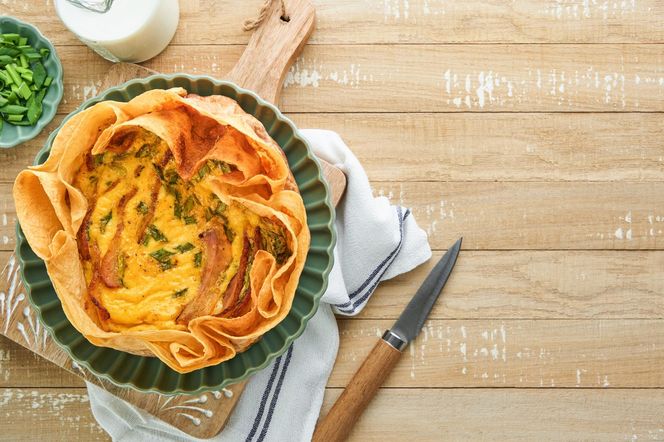 Quiche z tortilli to ekspresowy pomysł na śniadanie. Wystarczy kilka składników