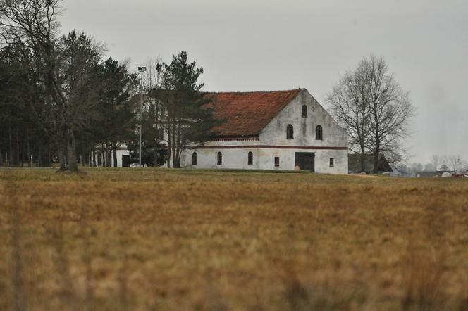 Pałac nad jeziorem czeka na Kaczyńską
