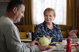 Barwy szczęścia odc. 2813. Basia (Sławomira Łozińska), Artur Chowański (Jacek Rozenek) 