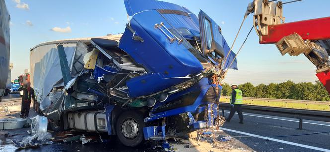 Wypadek ciężarówek na A4