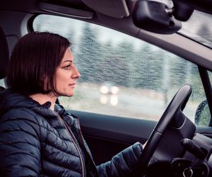 Nie tylko śliskie drogi zagrażają kierowcom. Ryzyko wypadku mogą zwiększać popularne leki