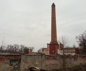 Tragedia w Grudziądzu. Nastolatek spadł z komina na terenie dawnych browarów 