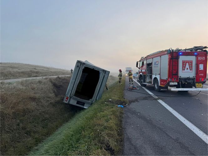 Poważny wypadek na DK 16 pod Olsztynem. Nie żyje kierowca auta osobowego