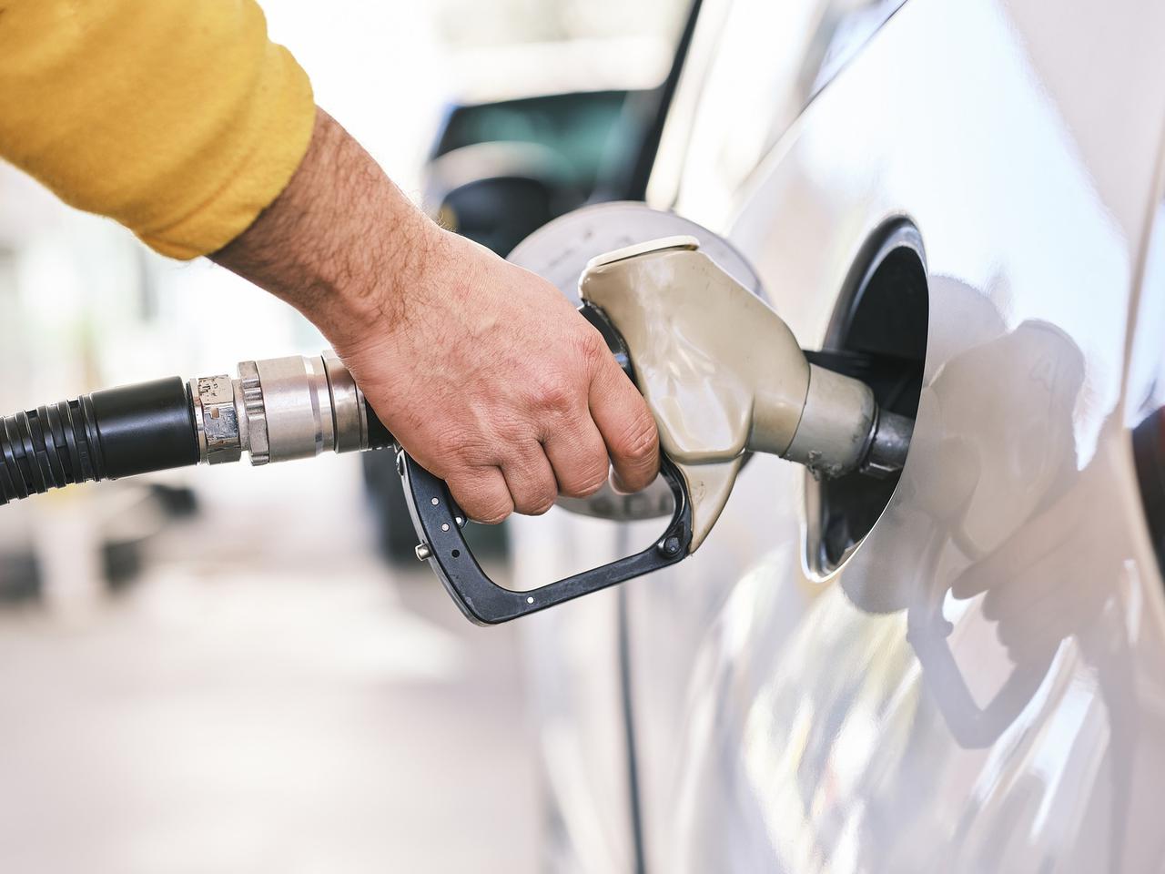 Przerażająca drożyzna! Ceny paliw w poniedziałek 14 marca wciąż szaleją