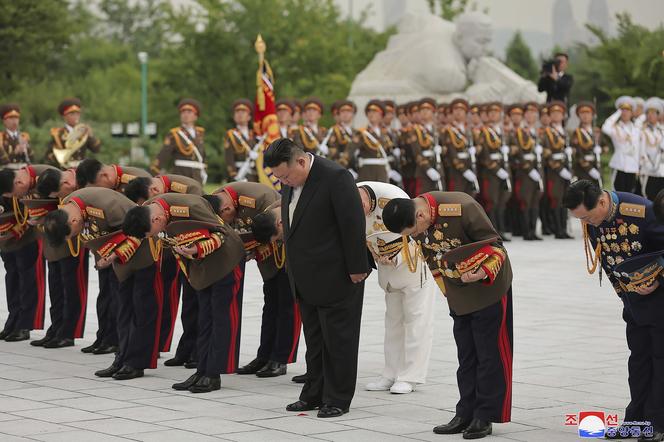 Kim rozwinął czerwony dywan dla Putina