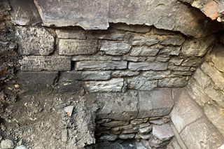 Ludzkie kości znalezione w Bytomiu. Niezwykłe odkrycie podczas renowacji kościoła pw. św. Wojciecha ZDJĘCIA