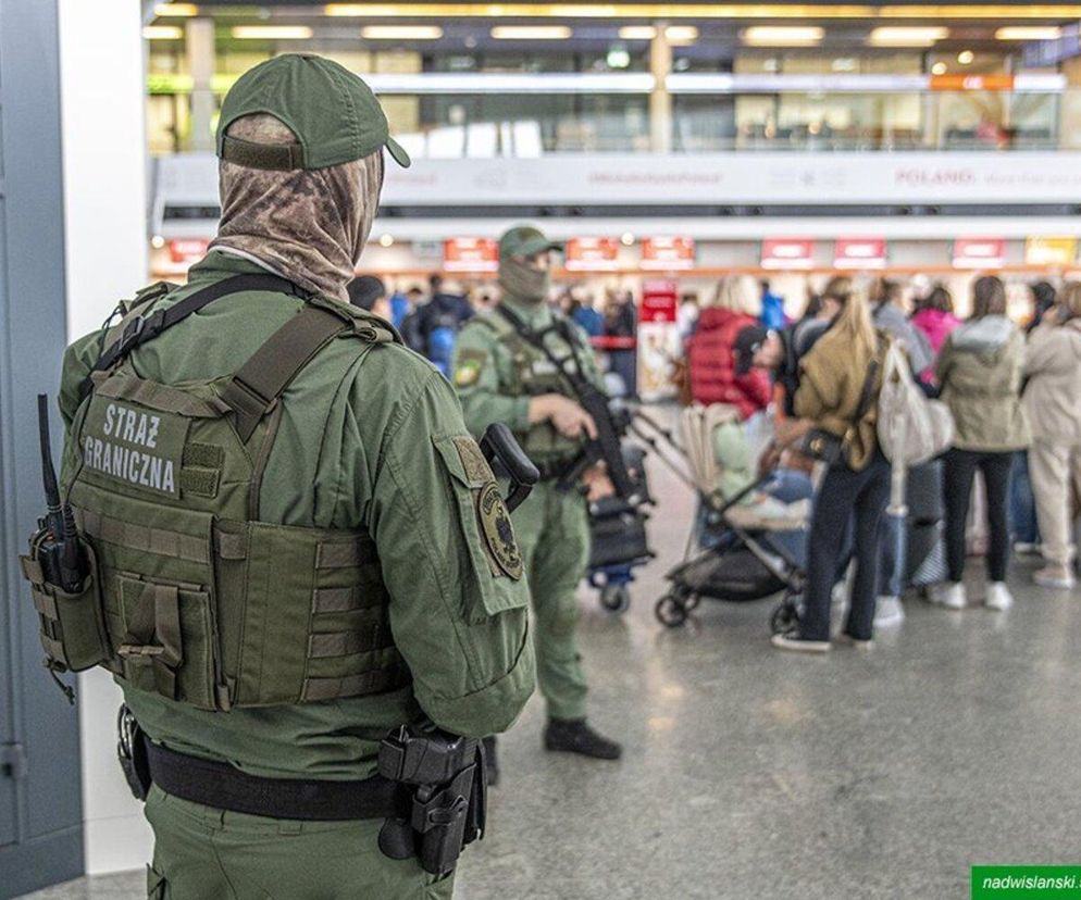 Alarm przed odlotem samolotu na Lotnisku Chopina. Mamy bombę oraz broń