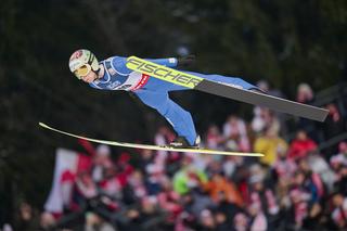 Ogromny pech Zniszczoła. Prowadził po pierwszej serii, ale zabrakło szczęścia. Andreas Wellinger wygrywa w Willingen