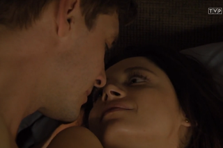 M jak miłość, odcinek 1412, Iza (Adriana Kalska), Marcin (Mikołaj Roznerski)