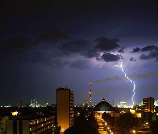 Płock. A niech to piorun trzaśnie! Uważajcie, bo może się spełnić [GALERIA]