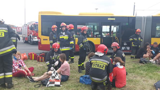 1. Poważny wypadek na rondzie Sybiraków w Łodzi