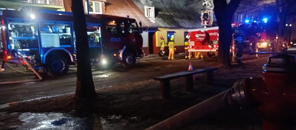 Tragiczny finał pożaru w Kole. Strażacy znaleźli zwęglone ciała