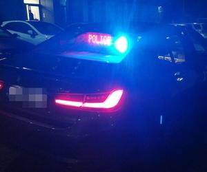 Nowe Iganie: 18-latek w BMW driftował na rondzie. Wszystko widzieli policjanci!