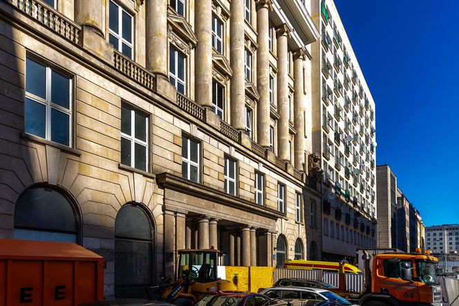 Kamienica na ul. Moniuszki 8 w Warszawie