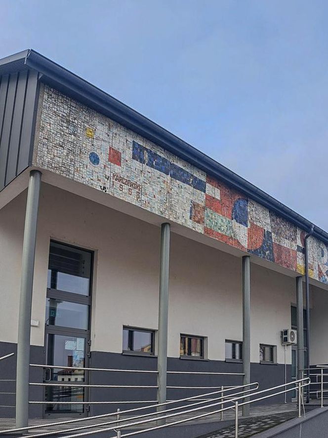 To jest blok betonowy ze szkiełkami”. Czyli mozaika w Sędziszowie