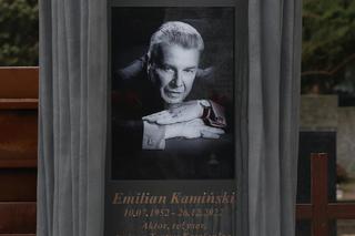 Emilian Kamiński zmarł rok temu w Święta Bożego Narodzenia. Tak wygląda jego grób