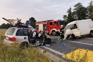 Dąbrowa Tarnowska. Tragiczne zderzenie osobówki z dostawczakiem. Nie żyje troje Rumunów