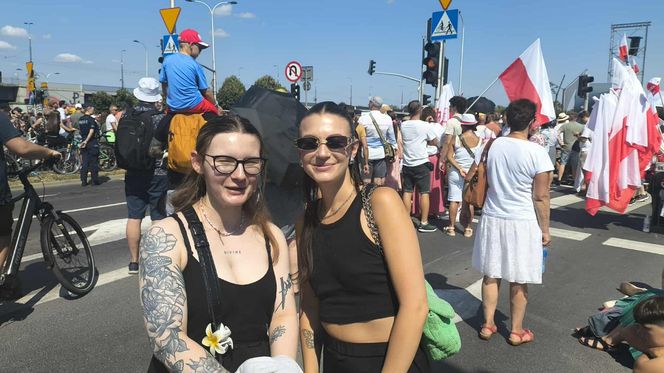 Tłumy na defiladzie wojskowej w Warszawie