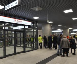 Metro pojechało na Targówek. Tak wyglądało otwarcie nowych stacji