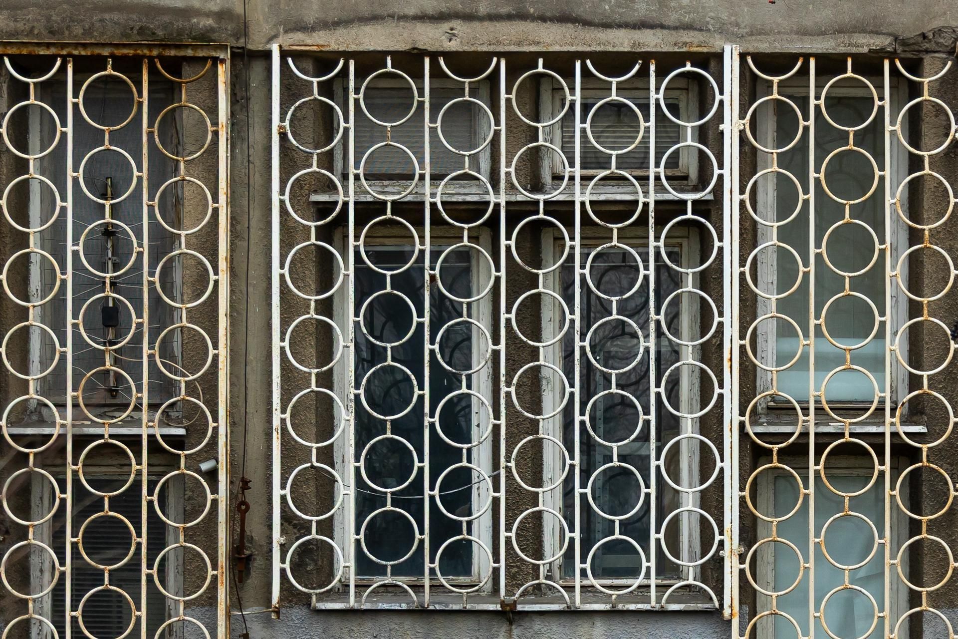 Zabytkowa hala na Suwak 4 w Warszawie