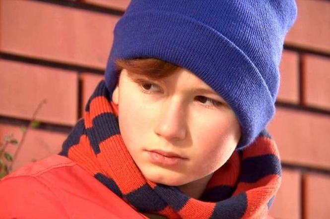 Barwy szczęścia, odcinek 2284: Atak nożownika w szkole Aleksa. Będą ofiary i poleje się krew!