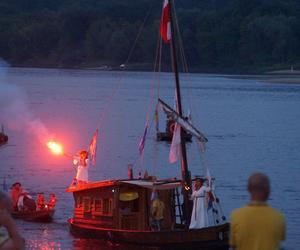 Festiwal Wisły 2023 w Bydgoszczy. Tak było na paradzie łodzi [ZDJĘCIA]