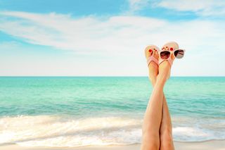 Przygotuj stopy na lato. W maju zrób im kąpiel w specjalnej miksturze i ciesz się gładkimi piętami