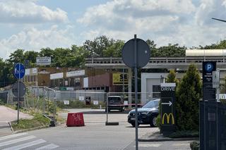 Koniec popularnego McDonald'sa w Warszawie. Zamyka się też stacja paliw. Była świadkiem okropnej tragedii
