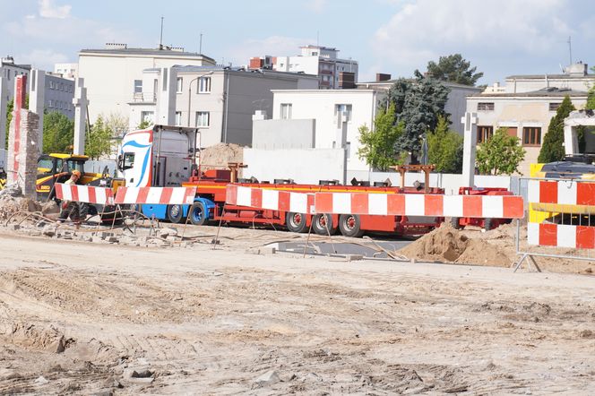 Na Górczynie powstaje nowy sklep. Po dawnym Górczyńskim Centrum Handlowym nie ma już nic