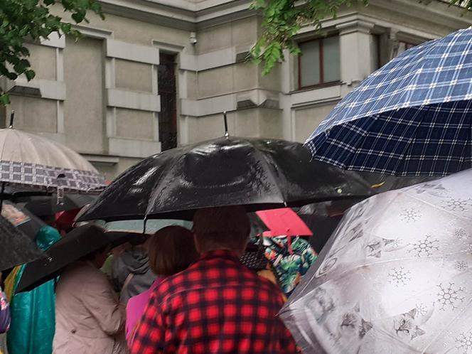 Protesty "Ani Jednej Więcej!" w całej Polsce. Kobiety wyszły na ulice po śmierci Doroty