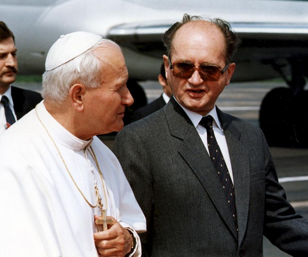 Jan Paweł II, Wojciech Jaruzelski