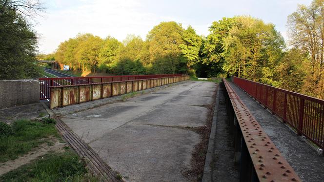 Wiadukt nad autostradą A6