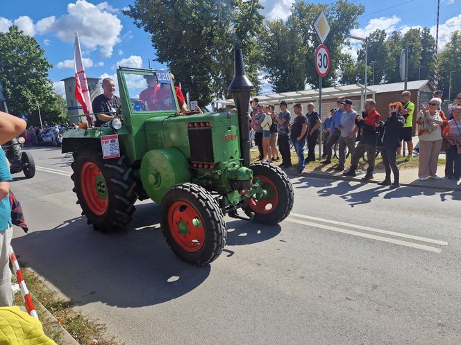 XXIII Międzynarodowy Festiwal Starych Ciągników i Maszyn Rolniczych im. Jerzego Samelczaka. Zdjęcia z parady i terenu festiwalu