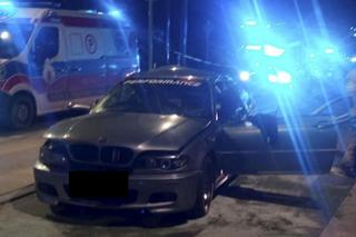 Śmiertelny wypadek w Pabianicach! Słup złamał się na pół po uderzeniu BMW [ZDJĘCIA].