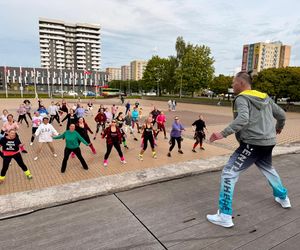 Wkacje z Mosirem. Tym razem Zumba na Placu Jagiellończyka