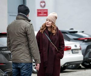 	Pierwsza miłość odc. 3988.  Janek (Maciej Mikołajczyk), Teresa (Ewa Skibińska)