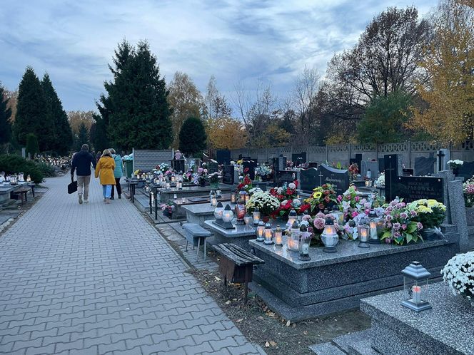 Cmentarz w Łodzi - 1 listopada