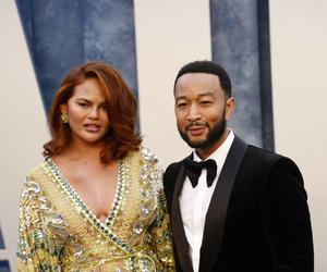 John Legend po raz kolejny został ojcem. Urocze zdjęcie z rodzinką w komplecie mocno porusza!