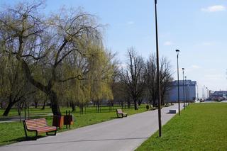 Słoneczny pierwszy dzień wiosny w Parku Ludowym w Lublinie
