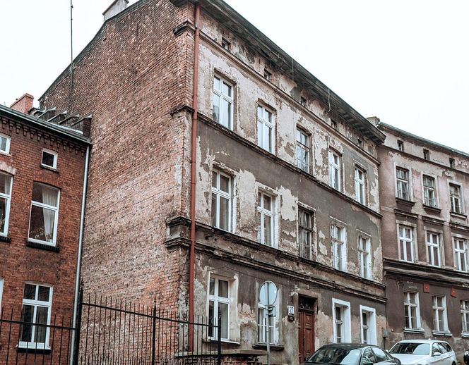 Biskupa 27 po renowacji i przed nią