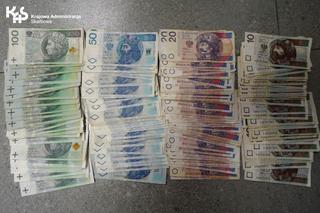 Celnicy udaremnili handel nielegalnymi papierosami i rozbili kolejna jaskinie hazardu