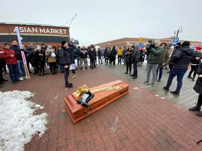 Protest w Centrum Handlowym „Ptak”