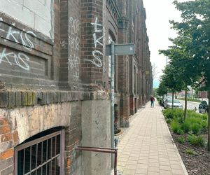 Zabytkowe famuły Izraela Poznańskiego w Łodzi 