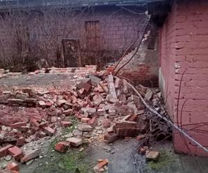 Katastrofa budowlana na Woli. Runął ceglany mur 