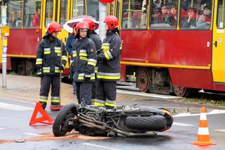 Warszawa: Motocyklista wpadł do busa