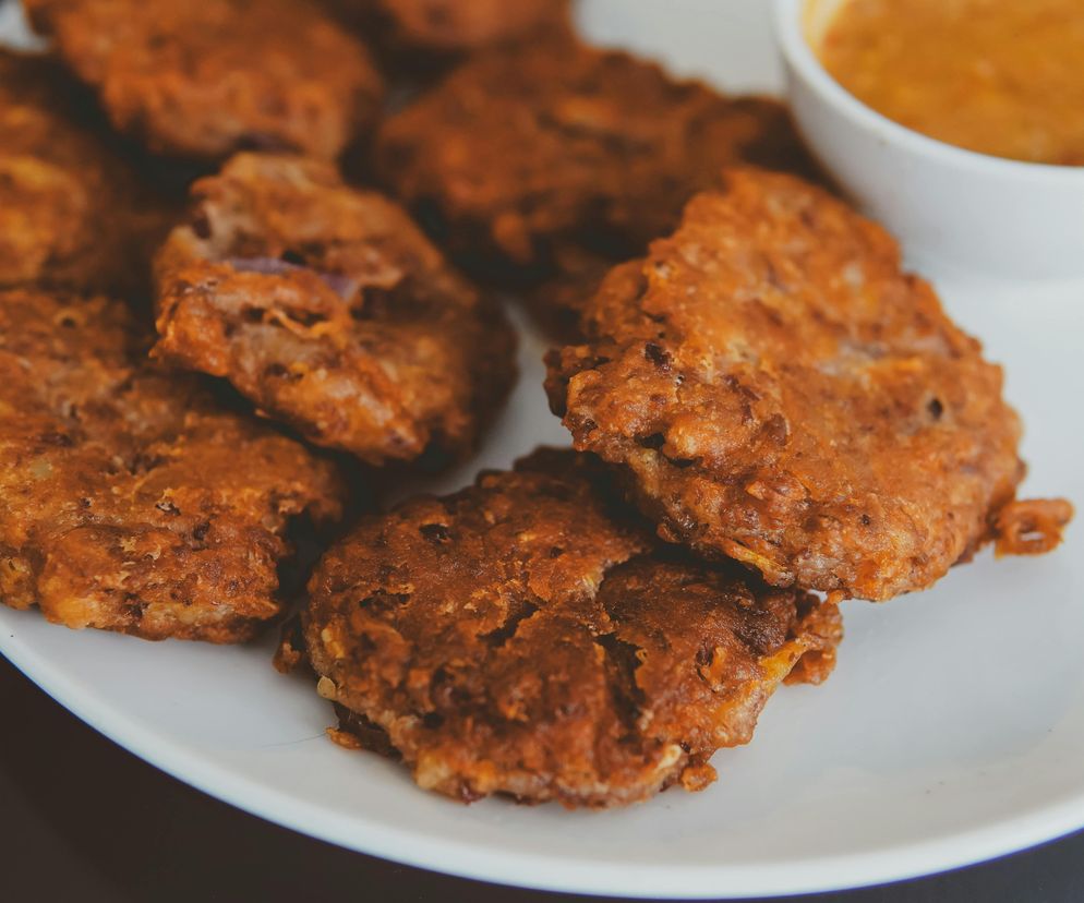 Placki idą w odstawkę! Racuchy ziemniaczane zostają nowym królem kuchni